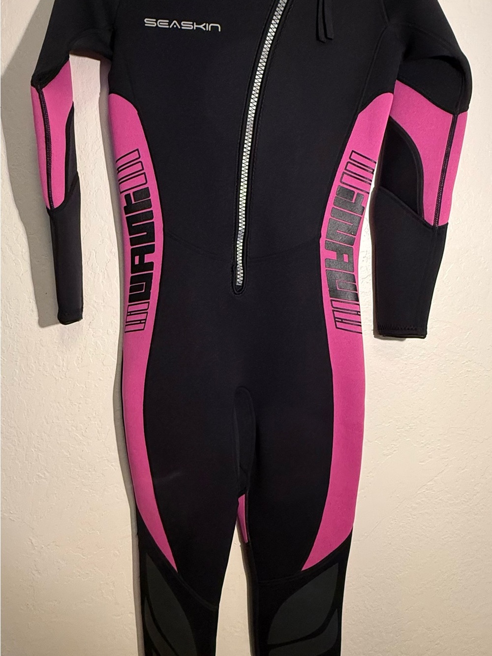 Seaskin Women’s Full Wetsuit Size Small Black Pink Full Body Diving Surf